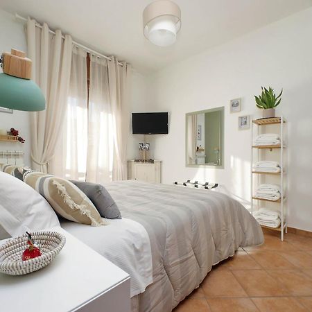 Summer&Winter Home By The Sea Фиумичино Екстериор снимка