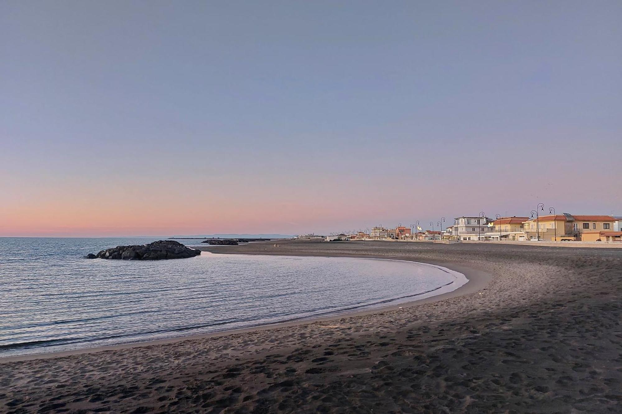 Summer&Winter Home By The Sea Фиумичино Екстериор снимка